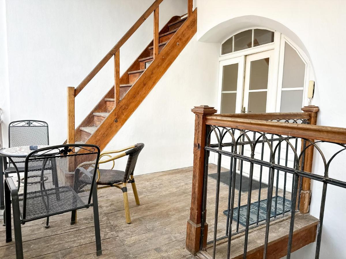 Old Town Apt. A/C And Parking Банська Бистриця Екстер'єр фото