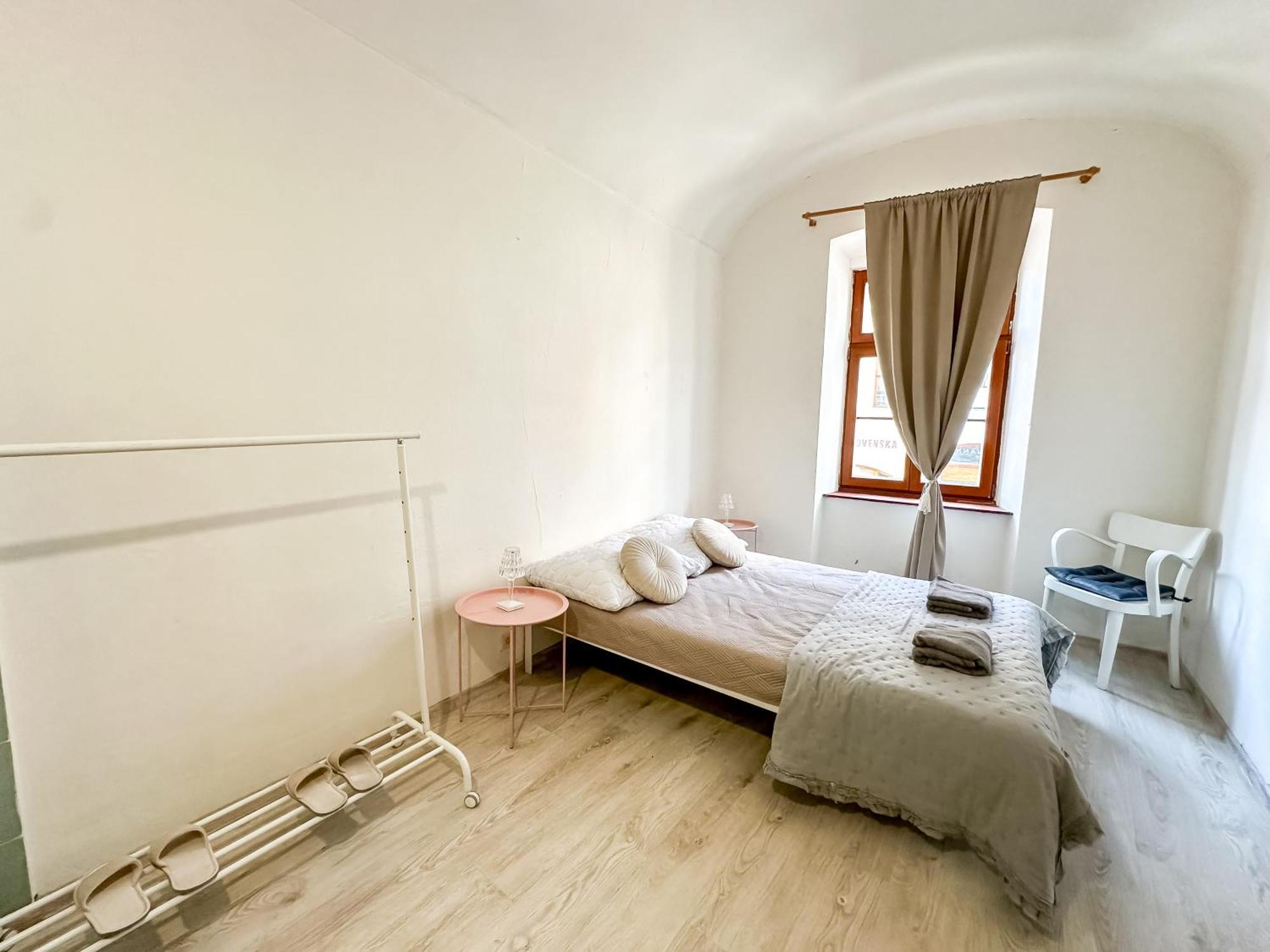 Old Town Apt. A/C And Parking Банська Бистриця Екстер'єр фото
