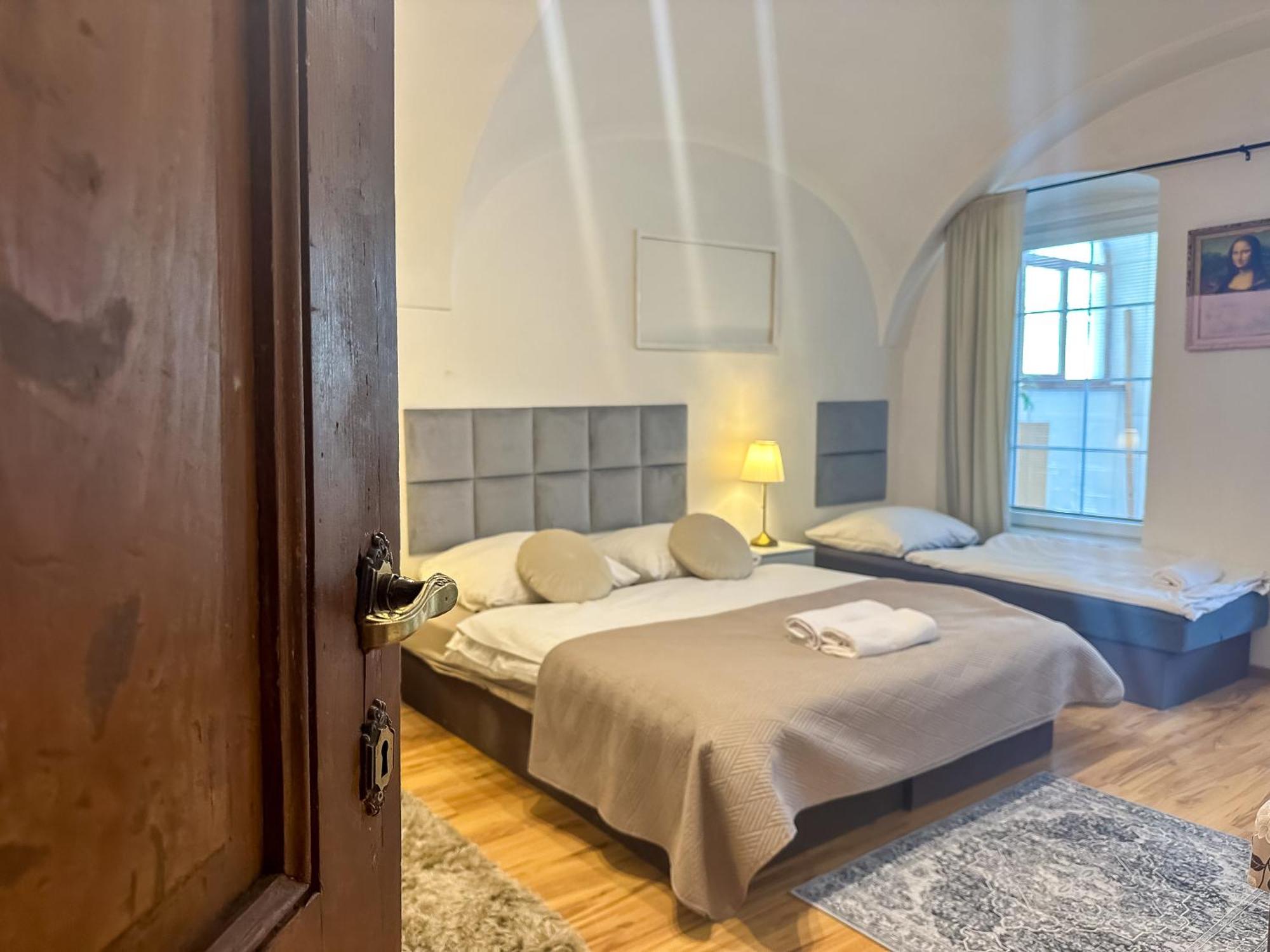 Old Town Apt. A/C And Parking Банська Бистриця Екстер'єр фото